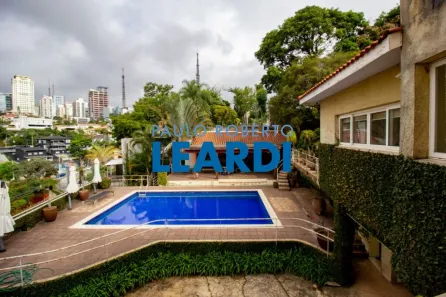 Casa com 4 Quartos à venda, 745m² no Pacaembu, São Paulo