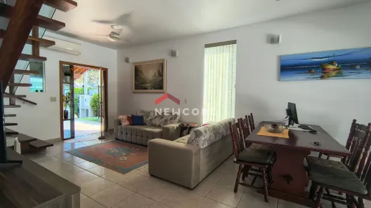Casa de Condomínio com 3 Quartos à venda, 190m² no Balneário Sambura, Peruíbe