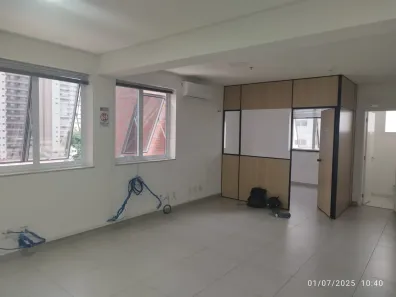 Sala Comercial à venda, 85m² no Vila Carrão, São Paulo