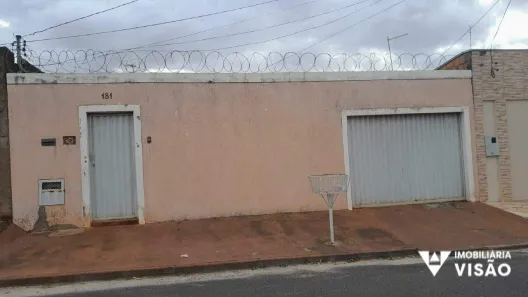 Casa com 2 Quartos à venda, 70m² no São Benedito, Uberaba