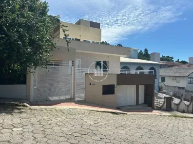 Casa com 5 Quartos à venda, 254m² no Trindade, Florianópolis