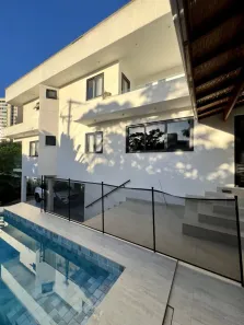 Casa de Condomínio com 5 Quartos à venda, 390m² no Pituaçu, Salvador