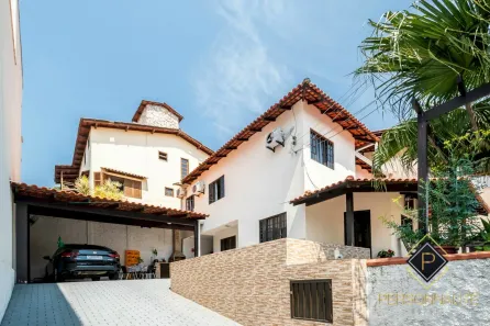 Casa com 3 Quartos à venda, 178m² no Ariribá, Balneário Camboriú