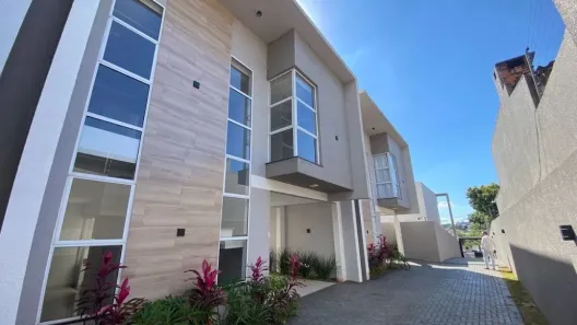 Sobrado com 3 Quartos à venda, 123m² no Alto Alegre, Cascavel