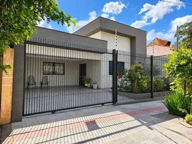 Casa com 4 Quartos à venda, 238m² no Vila Morangueira, Maringá