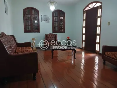 Casa com 5 Quartos à venda, 383m² no Barreiro, Belo Horizonte