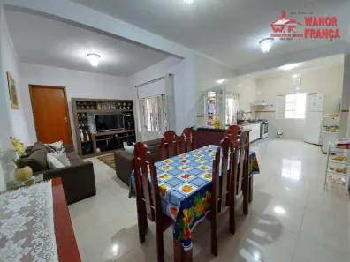 Casa com 5 Quartos à venda, 160m² no Santa Rita, Guaratinguetá