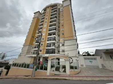 Apartamento com 2 Quartos para alugar, 67m² no Barreiros, São José