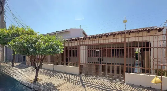 Casa com 4 Quartos à venda, 245m² no Jardim Tropical, Cuiabá