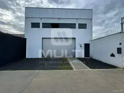 Casa com 1 Quarto para alugar, 231m² no Jardim Canaã, Uberlândia