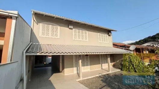 Sobrado com 4 Quartos à venda, 184m² no Centro, Penha