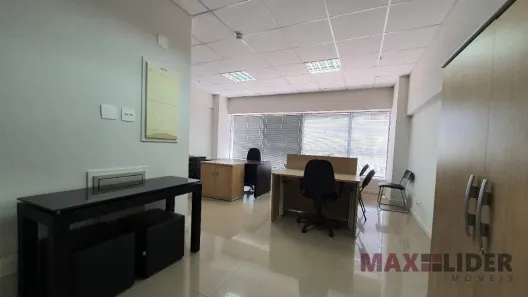 Sala Comercial para alugar, 40m² no Green Valley Alphaville, Barueri