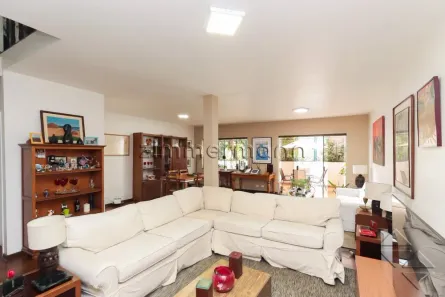 Sobrado com 4 Quartos à venda, 264m² no Vila Madalena, São Paulo