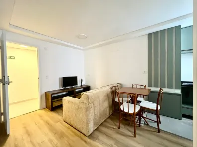Apartamento com 2 Quartos para alugar, 33m² no Centro, Curitiba