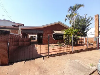 Casa com 4 Quartos à venda, 186m² no Vila Ferroviária, Araraquara
