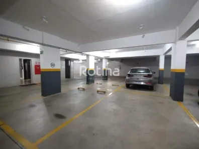 Apartamento com 3 Quartos para alugar, 138m² no Santa Mônica, Uberlândia