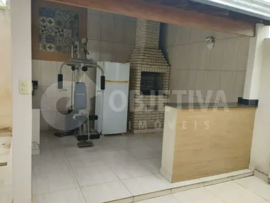 Casa com 3 Quartos à venda, 170m² no Jardim Patrícia, Uberlândia