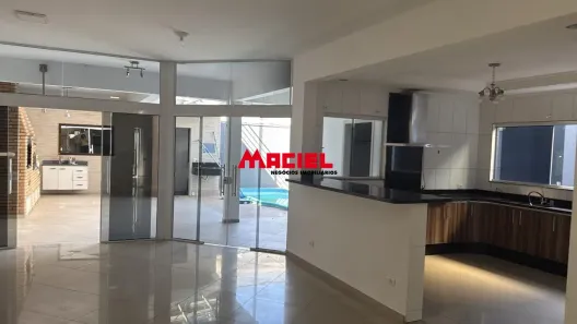 Sobrado com 4 Quartos à venda, 250m² no Loteamento Villa Branca, Jacareí