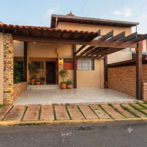 Casa de Condomínio com 3 Quartos à venda, 160m² no Despraiado, Cuiabá