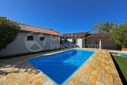 Casa com 3 Quartos à venda, 203m² no Jardim Tres Marias, Peruíbe