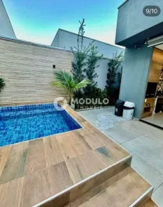 Casa de Condomínio com 3 Quartos à venda, 192m² no Laranjeiras, Uberlândia