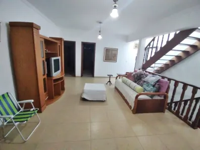 Sobrado com 7 Quartos à venda, 350m² no Guaiúba, Guarujá