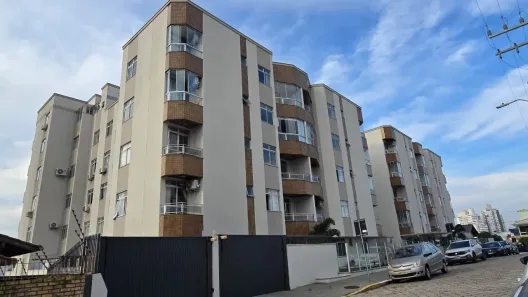 Apartamento com 3 Quartos à venda, 100m² no Capoeiras, Florianópolis
