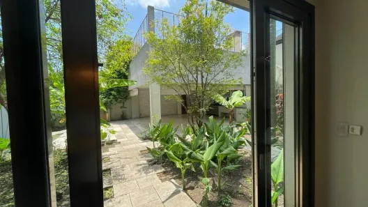 Casa com 3 Quartos para alugar, 348m² no Jardim Luzitânia, São Paulo