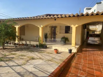 Casa com 2 Quartos à venda, 180m² no Areão, Cuiabá