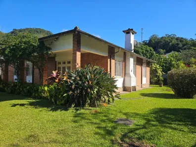 Casa com 5 Quartos para alugar, 500m² no Bingen, Petrópolis