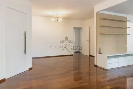 Apartamento com 3 Quartos à venda, 140m² no Moema, São Paulo