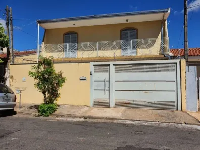 Sobrado com 3 Quartos à venda, 198m² no Jardim Aparecida Nasser, Marília