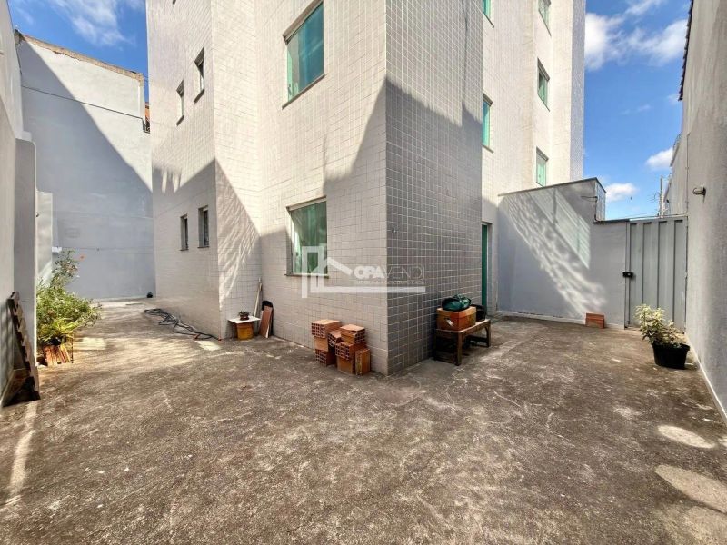 Apartamento com 2 quartos — Santa Mônica, Belo Horizonte