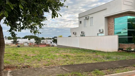 Lote/Terreno à venda, 300m² no Parque Residencial Mart Ville, Presidente Prudente
