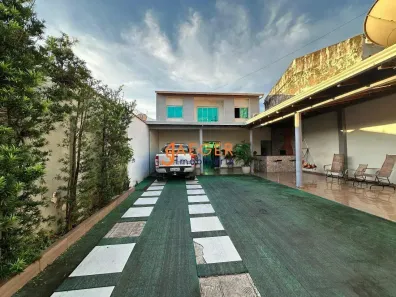 Sobrado com 4 Quartos à venda, 250m² no Aponiã, Porto Velho