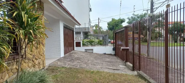 Casa com 5 Quartos à venda, 304m² no Jardim Lindóia, Porto Alegre