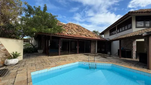 Casa com 5 Quartos para alugar, 694m² no Cancela Preta, Macaé