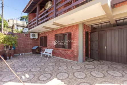 Casa com 3 Quartos à venda, 193m² no Camaquã, Porto Alegre