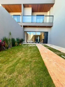 Casa com 3 Quartos à venda, 118m² no Novo Mundo, Uberlândia