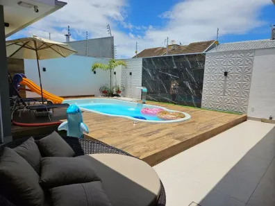 Casa com 3 Quartos à venda, 220m² no Jardim Universo, Maringá