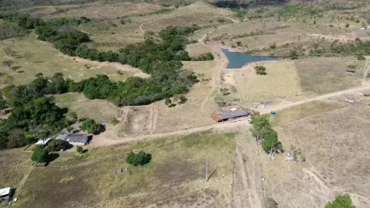 Fazenda/Sítio com 3 Quartos à venda, 500m² no Área Rural de Unaí, Unaí