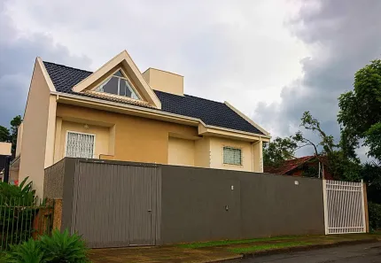 Casa com 3 Quartos à venda, 129m² no Campo Comprido, Curitiba