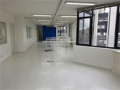 Sala Comercial à venda, 220m² no Cidade Monções, São Paulo