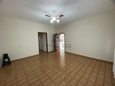 Casa com 2 Quartos para alugar, 104m² no Jardim Uirá, São José dos Campos