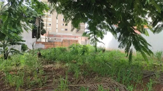 Lote/Terreno à venda, 600m² no Centro, Cascavel