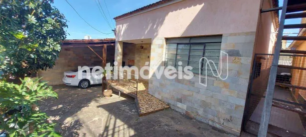 Casa com 2 Quartos à venda, 300m² no Sagrada Família, Belo Horizonte