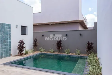 Casa de Condomínio com 3 Quartos à venda, 190m² no Novo Mundo, Uberlândia