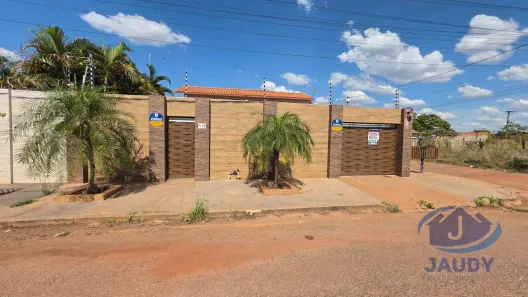 Casa com 3 Quartos à venda, 200m² no Petrópolis, Várzea Grande