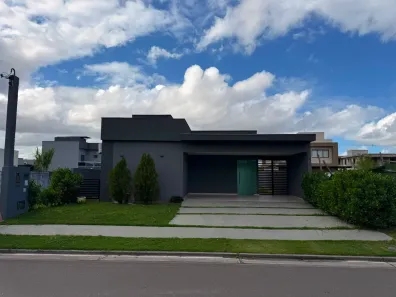 Casa de Condomínio com 3 Quartos para alugar, 150m² no Jardim Limoeiro, Camaçari
