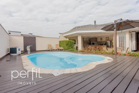 Casa com 3 Quartos à venda, 250m² no Boa Vista, Joinville